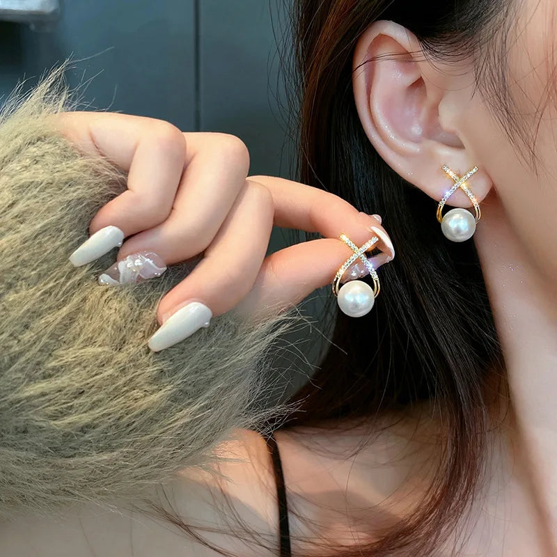 Korea Fashion Inlaid Rhinestone Pearl Stud Earrings for Women Personality Design Earrings Wedding Jewelry Gift Pendientes Mujer